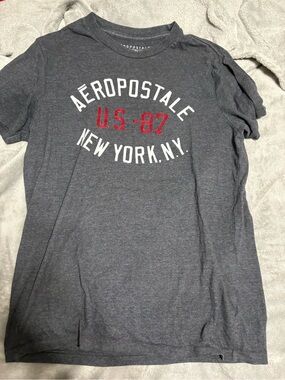 Aeropostale Men's Dark Gray Heather Tee with Red Logo